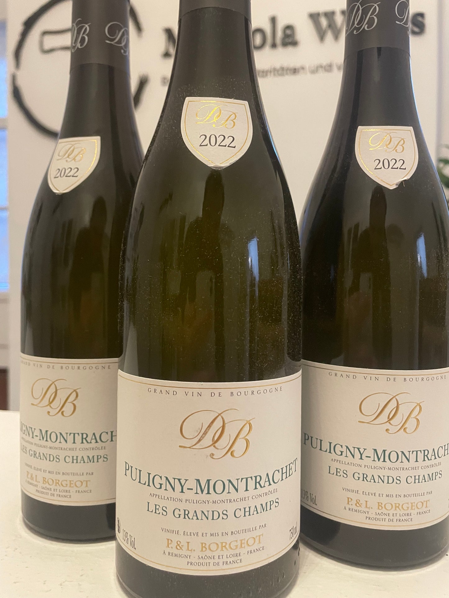 Weinflasche Domaine Borgeot Puligny Montrachet Les Grands Chaps 2022