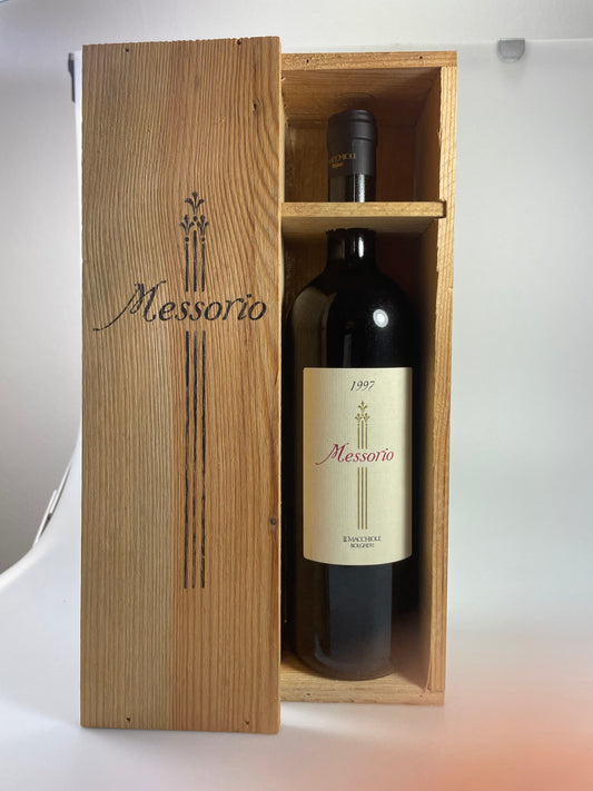 Flache in Holzkiste stehend Le Macchiole Messorio 1997