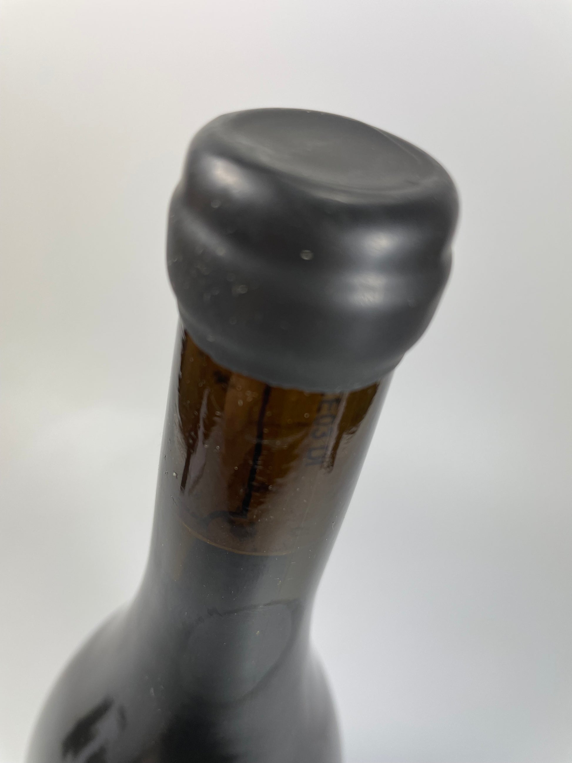 Wachskapsel Nuits Saint Georges Vieilles Vignes 2023 Lou Dumont