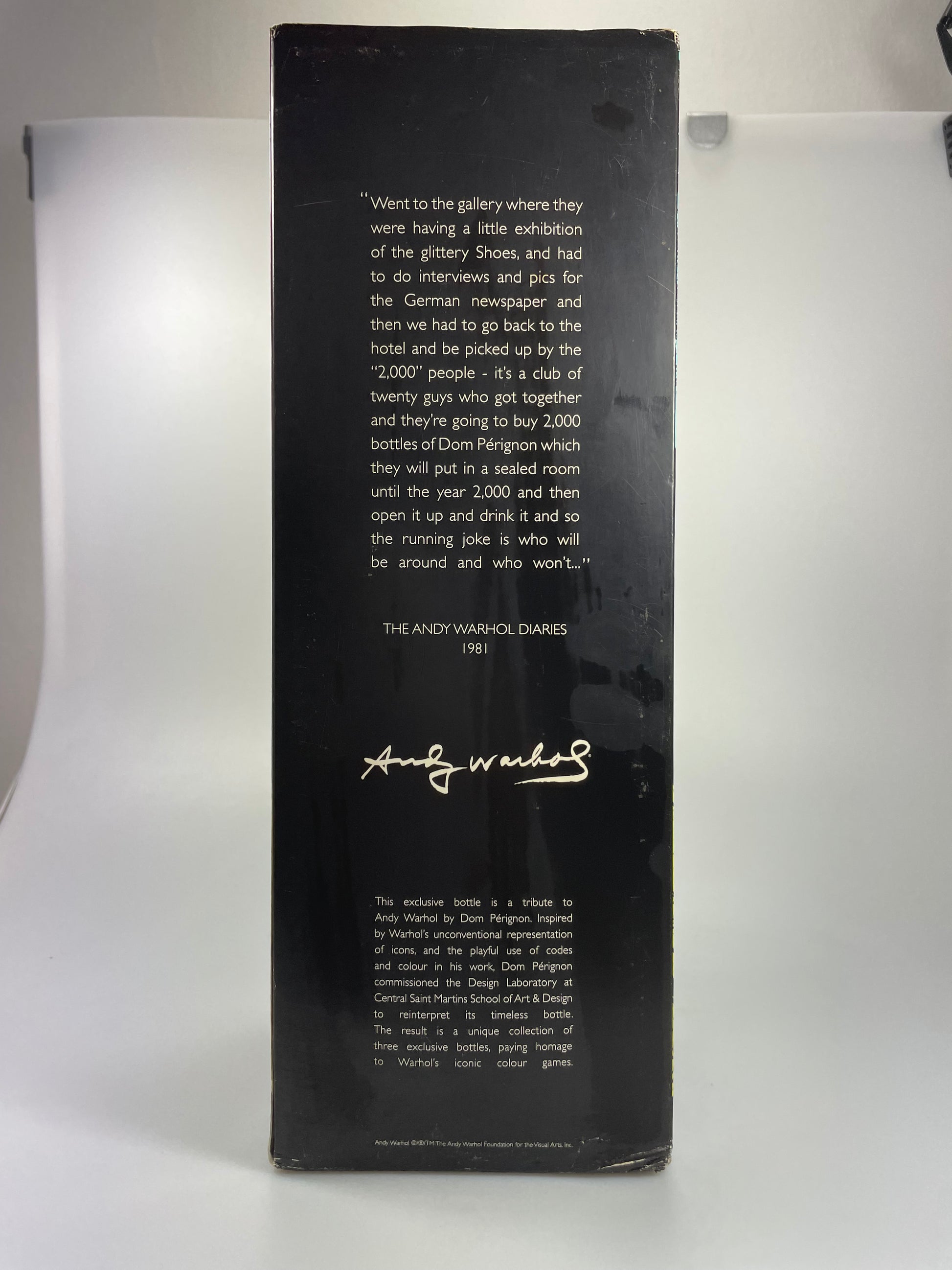 Dom Perignon 2002 Andy Warhol Tribute Collection blau